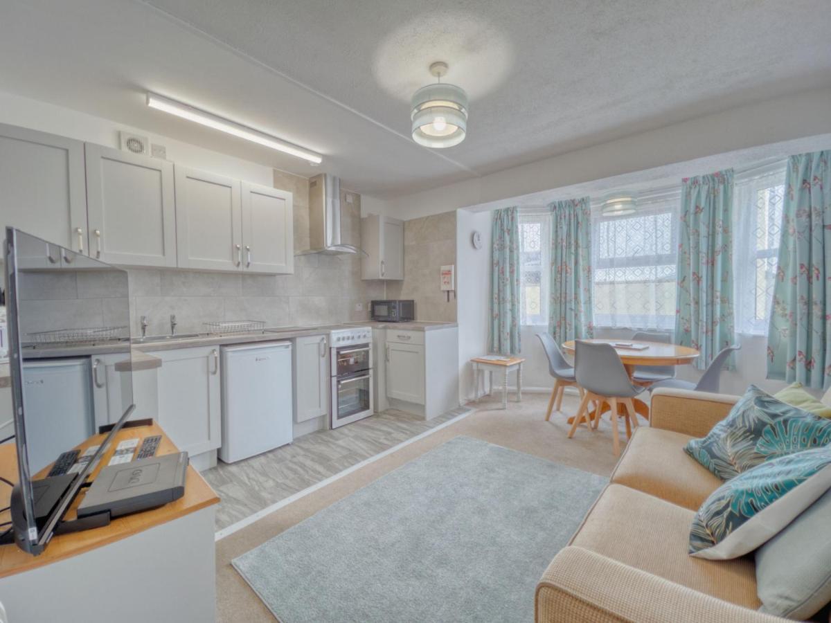 Apartment 7 - 1 Bedroom Sea Front Location - Step Free Access From Rear - Free Parking 페인턴 외부 사진